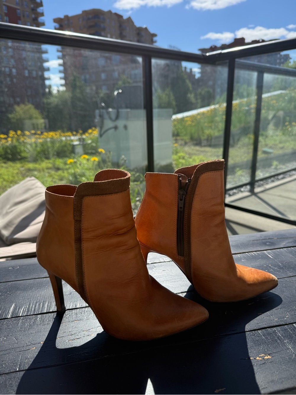 Vintage Tan Leather Ankle Booties with Side Zip